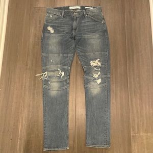 Slim tapered Moto jean.